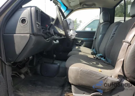 2000 Chevrolet Silverado K1500 from USA, damaged, VIN 1GCEK14W8YE333596